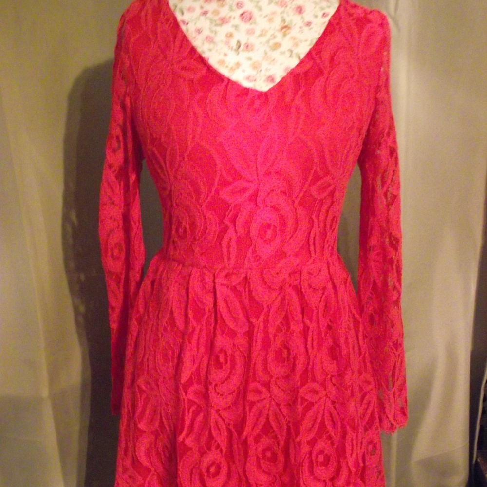 BNWT coral/red lace Annabella L- stunning for spring and summer! VALENTINES